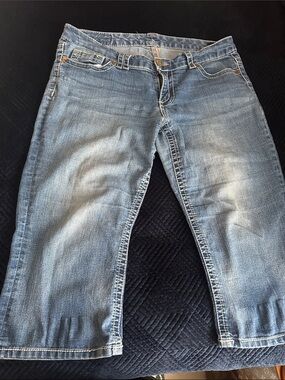 Seven7 Women's Light Blue Cropped Denim Jeans